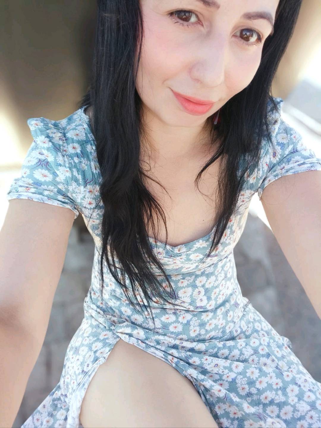 Constanza, online now