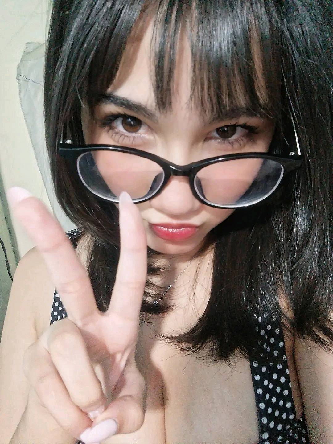 Rubi, a girl available for a 1v1 video chat